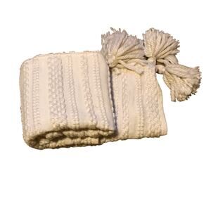 Made in India, White Bulky Knit Plush Throw. OS